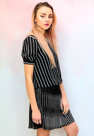 1980S VINTAGE BLACK AND WHITE STRIPED MINI DRESS
