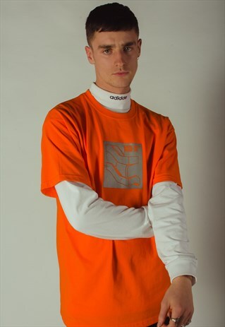 REFLECTIVE GRAPHIC T-SHIRT
