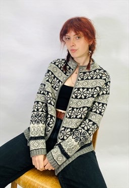 Vintage Size L Nordic Knitted Cardigan in Multi