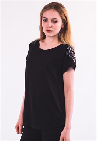 SILVER STUD SHOULDER EMBELLISHED PRINT T-SHIRT (BLACK)