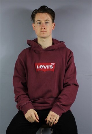 VINTAGE LEVIS HOODIE IN BURGUNDY RED WITH EMBROIDERED PATCH