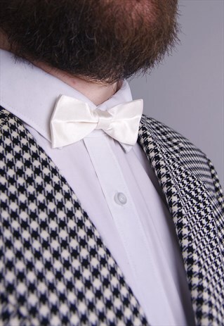 VINTAGE OFF-WHITE SATIN BOW TIE