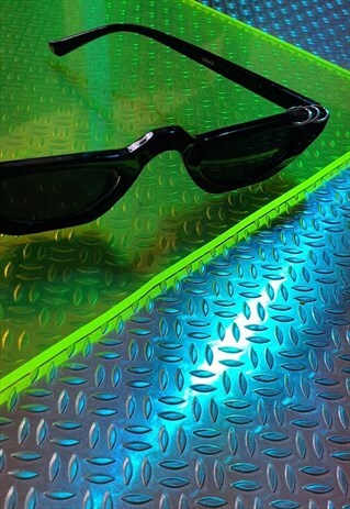 SLIM BLACK TINTED Y2K SUNGLASSES