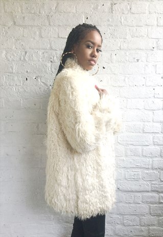 SHAGGY FAUX FUR COAT (1990'S/WHITE)