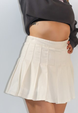 Y2K WHITE PLEATED VOLLEYBALL MICRO SKIRT SKORT