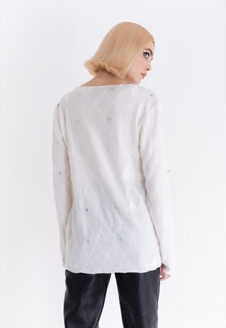 PEARL EMBROIDERED SWEATER