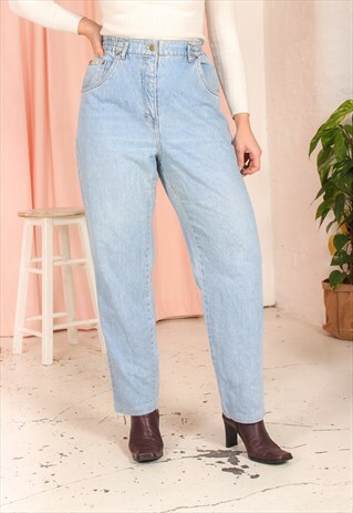 VINTAGE 90S MOM JEANS IN LIGHT WASH