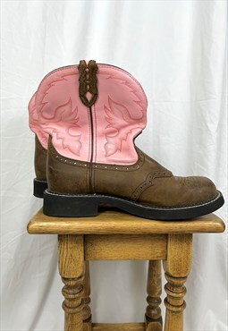 Vintage y2k cowboy boots in brown and pink. 