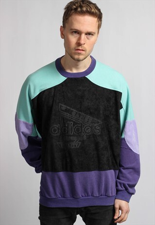 VINTAGE ADIDAS SWEATSHIRT