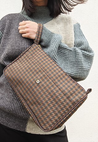 VINTAGE HANDBAG