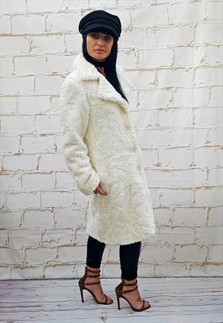 VINTAGE WHITE FAUX FUR COAT