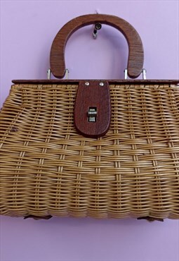 Adorable Vintage 1950s wicker basket bag