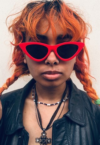 VINTAGE 90S RED CAT EYE SUNGLASSES