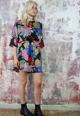 MINI DRESS IN A BOLD FLOWER PRINT