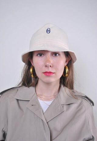 90S BEIGE WARM GOLF BUCKET HAT WITH LOGO EMBROIDERY