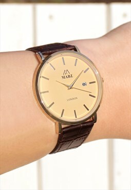 Classic Style Gold Watch with Date