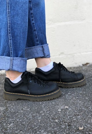 THE CUTEST VINTAGE DR. MARTENS 8312 4 EYE D-RING SHOES