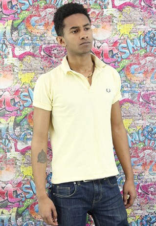VINTAGE 90S FRED PERRY T-SHIRT. UNISEX. BRANDED SPORTSWEAR.