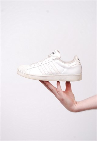 VINTAGE ADIDAS SUPERSTAR TRAINERS