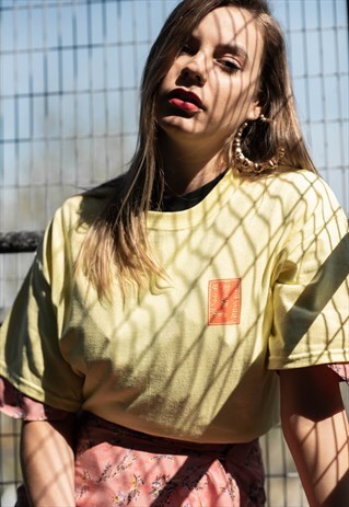 OVERSIZED T-SHIRT IN YELLOW WITH WAVY PRINT