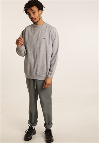 VINTAGE NIKE EMBROIDERED LOGO SWEATSHIRT
