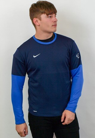 VINTAGE NIKE SWEATER