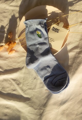 BLUE TULIP MOTIF EMBROIDERED SOCKS