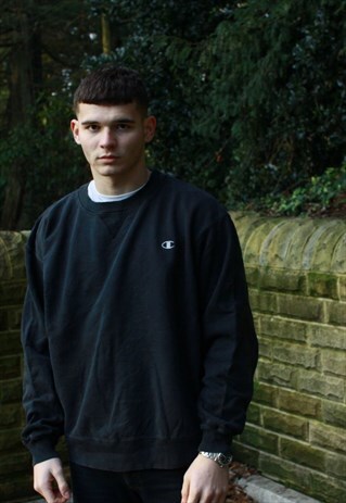 VINTAGE BLACK CHAMPION SWEATSHIRT