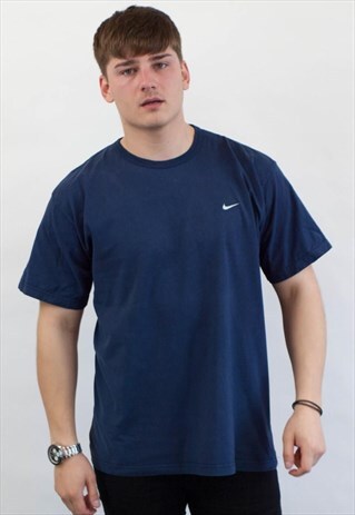 VINTAGE NIKE T-SHIRT