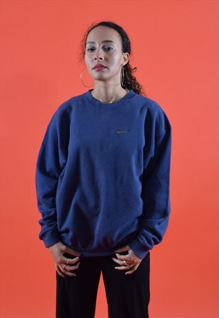 NAVY NIKE EMBROIDERED SWEATSHIRT