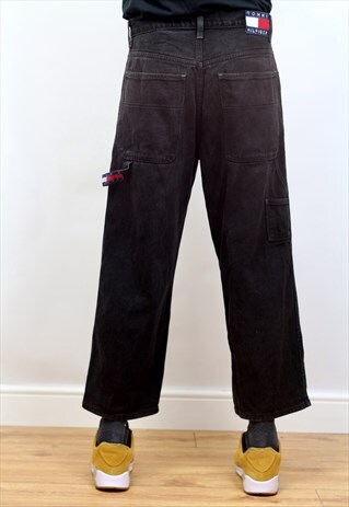 1990'S VINTAGE BAGGY TOMMY HILFIGER DENIM JEANS IN BLACK