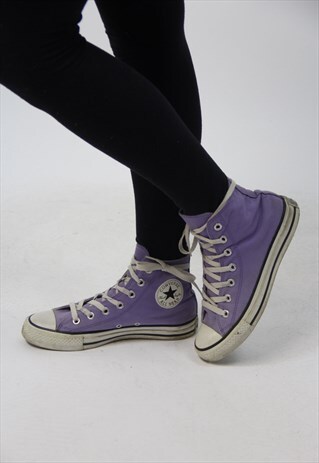VINTAGE CONVERSE TRAINERS