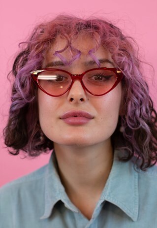 CAT EYE SUNGLASSES WITH GOLD DETAILING IN RED