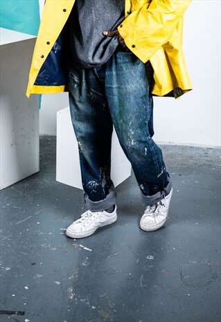 VINTAGE LEVI'S 501 JEANS IN BLUE DENIM WITH PAINT MARKS