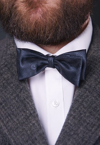 VINTAGE BLACK BOW TIE