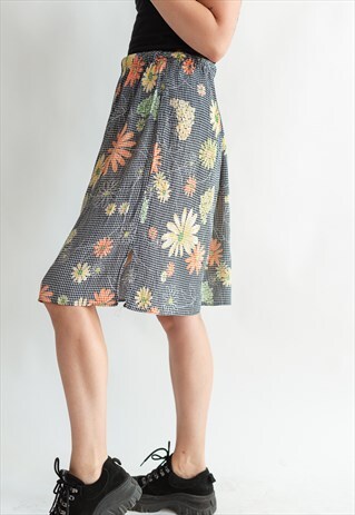 VINTAGE 90S GRUNGE CHECKERED SKIRT WITH FLOWER PATTERN