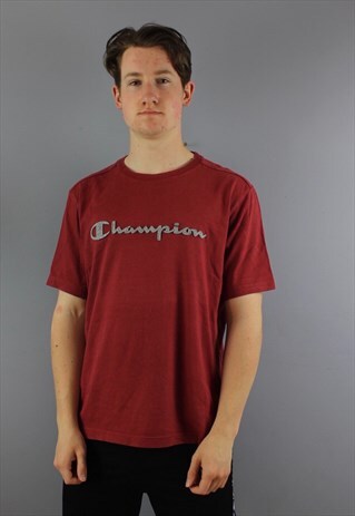 VINTAGE CHAMPION T-SHIRT IN RED WITH EMBROIDERED LOGO. SIZE