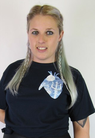 MERMAID HEART NAVY POCKET TEE