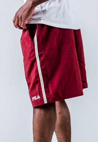 VINTAGE 90S FILA SPORTS SHORTS IN RED