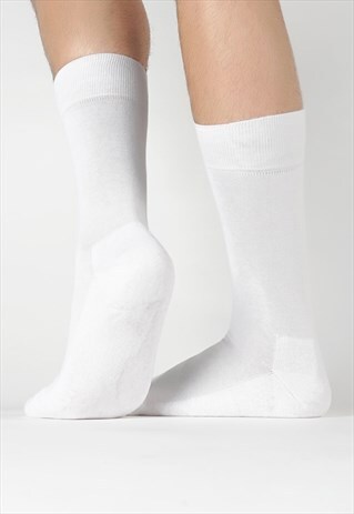 REGULAR WHITE SOCKS