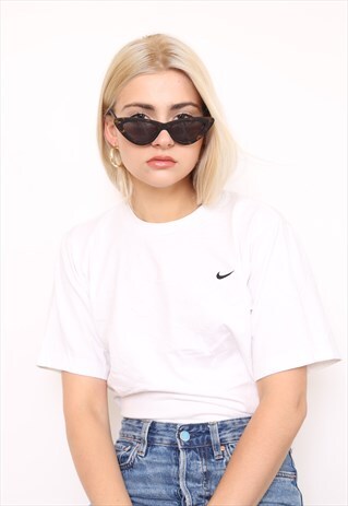 VINTAGE 90S NIKE WHITE TOP T-SHIRT