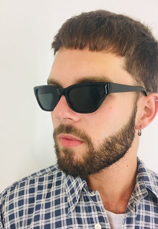 VINTAGE BLACK WAYFARER STYLE SUNGLASSES