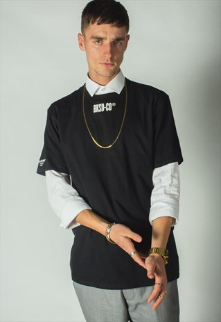 BLACK T-SHIRT BKSD LOGO WITH SLEEVE DETAIL