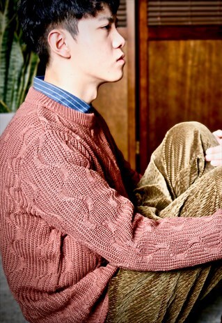 WAVE PATTERN ROUND COLLAR KNITTED JUMPER
