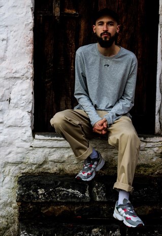 UNISEX ORGANIC LONG SLEEVE T-SHIRT IN GREY WITH MINI ORCA