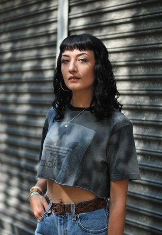 VINTAGE ADIDAS CROPPED TSHIRT TOP