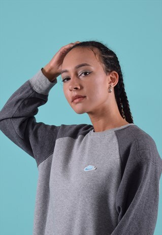 TWO TONED GREY NIKE EMBROIDERED SWEATSHIRT