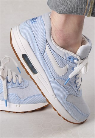 NIKE AIR MAX TRAINERS UK 9 . US 10 (B5G)