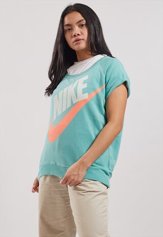 VINTAGE NIKE SHORT SLEEVE SWEATSHIRT