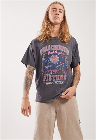 VINTAGE DETROIT PISTONS GRAPHIC T-SHIRT